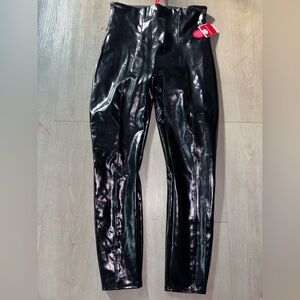 NWT SPANX 20301Q Petite Faux Patent Leather Leggings in Classic Black Glossy MP